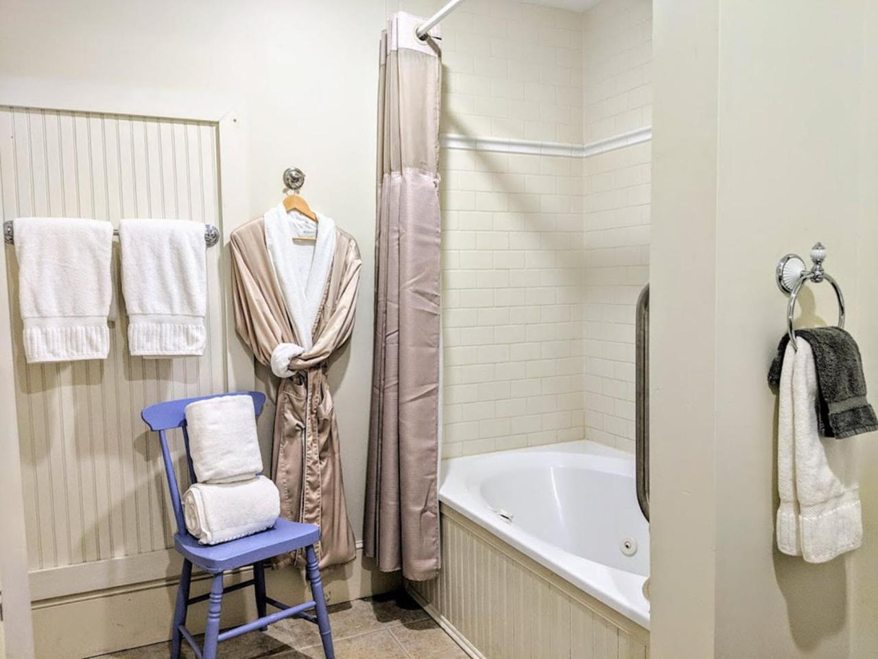 Elms Of Camden Bed & Breakfast Ngoại thất bức ảnh